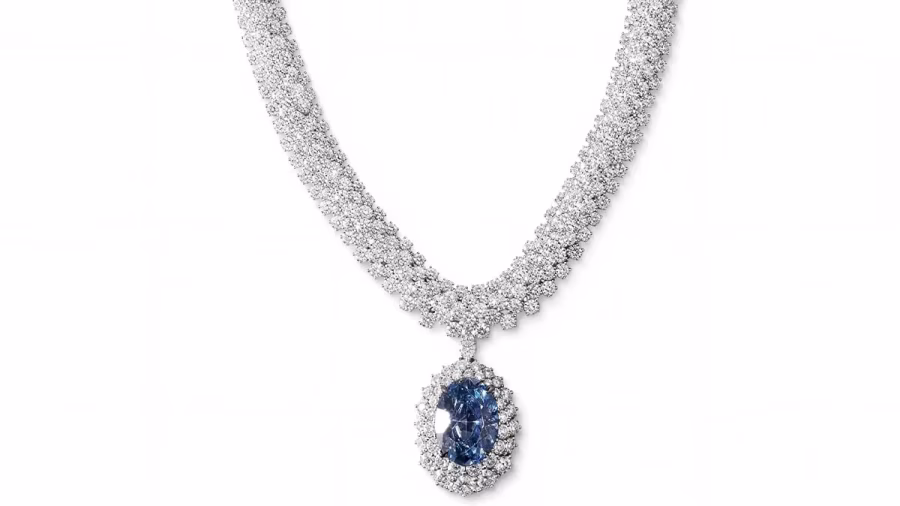 Okavango Blue: Messika představila unikátní náhrdelník s vzácným modrým diamantem z Botswany