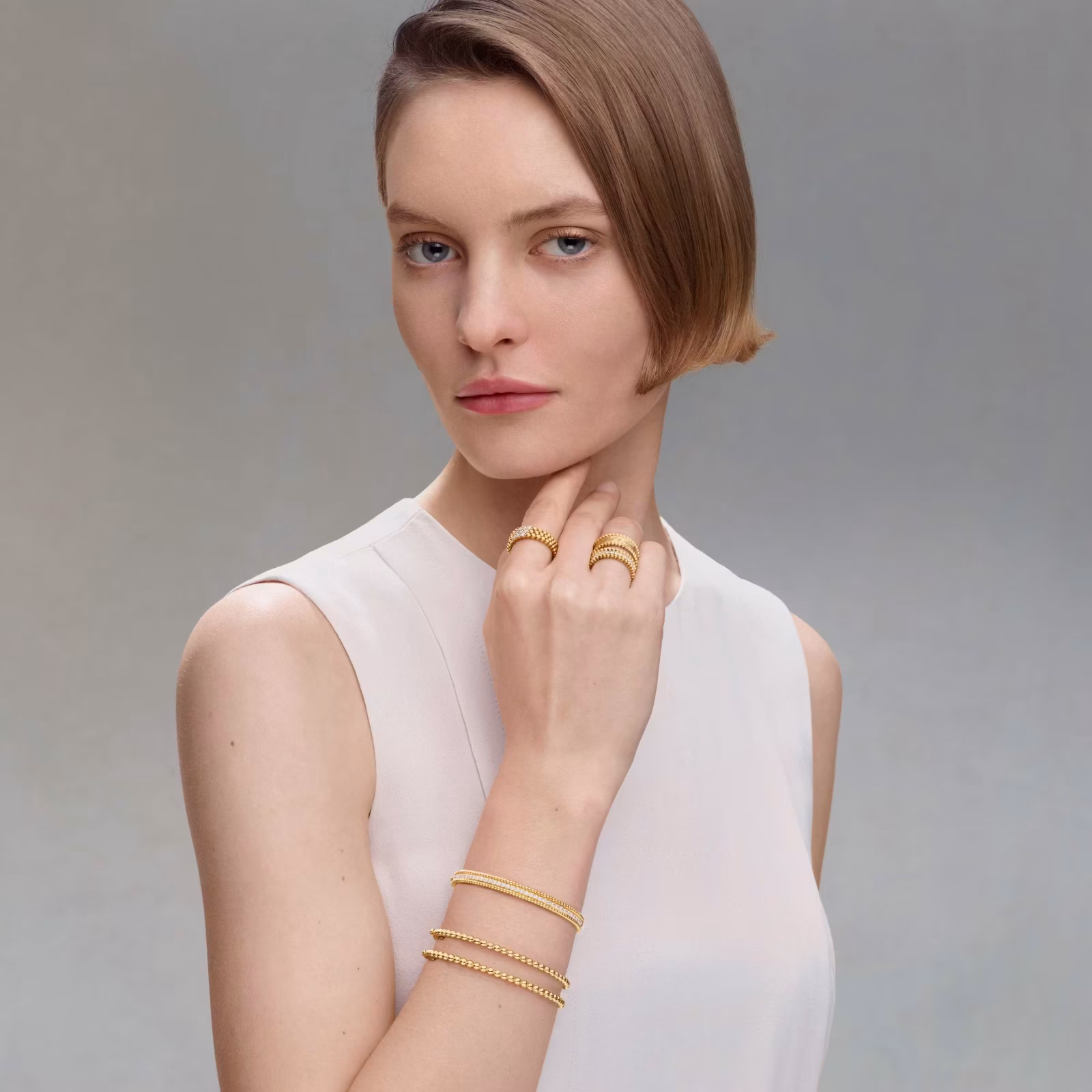 Van Cleef & Arpels Perlée: zlaté perly, diamanty a barevné kameny v nových prstenech