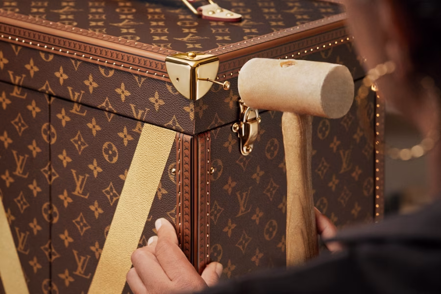 Louis Vuitton představuje oficiální Trophy Trunk vyrobený na míru pro vítěznou trofej pro Mistrovství světa ve fotbale FIFA World Cup 2026™ - fotografie 2